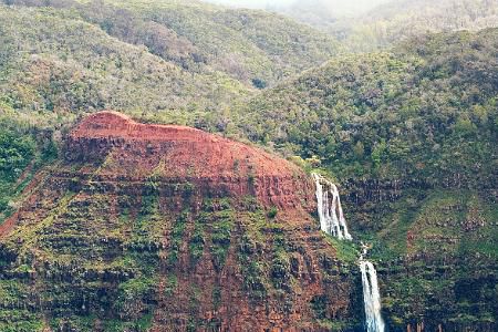 Waipoo-Falls-Waimea-Canyon-Kauai-Hawaii